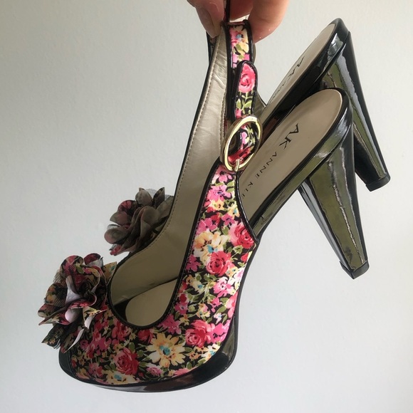 Shoes - floral Anne Klein slingback pumps